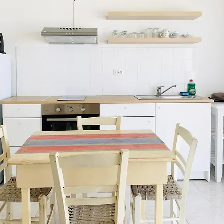 Seaside شقة فندقية Petalídhion