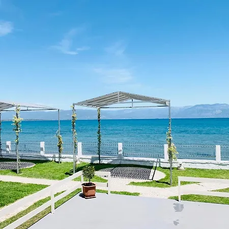 Seaside Aparthotel 3*