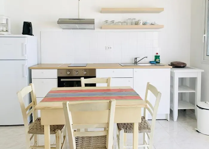 Seaside Aparthotel Petalídhion