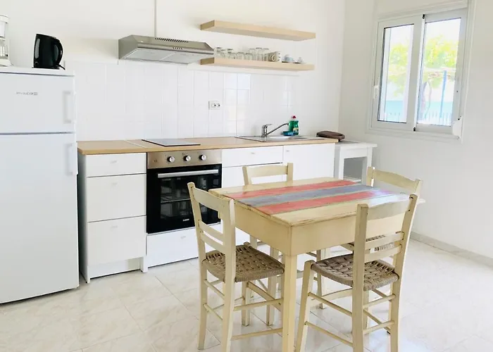 Seaside Aparthotel Petalídhion