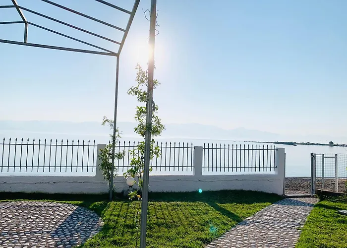 Seaside Aparthotel Petalídhion